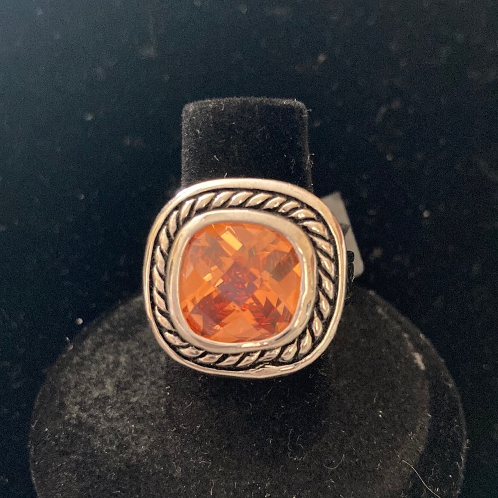 Silver Rhodium Plating Detailed Ring with Amber Stone.